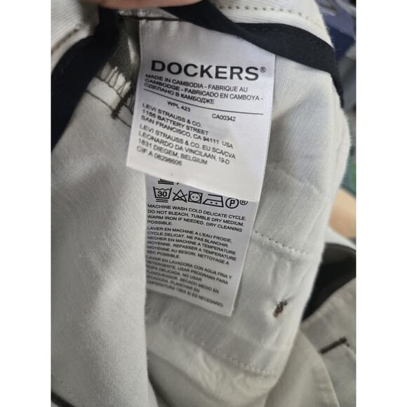 Dockers Men's Classic Fit Dress Khaki Pants, Grey, Size 40x32 - Picture 5 of 7